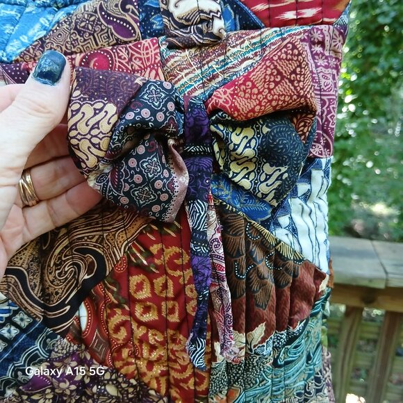 Quilted Boho Bali Patchwork Batik Handcrafted Tote with Deco Bow Zip Close NWOT - Picture 2 of 7